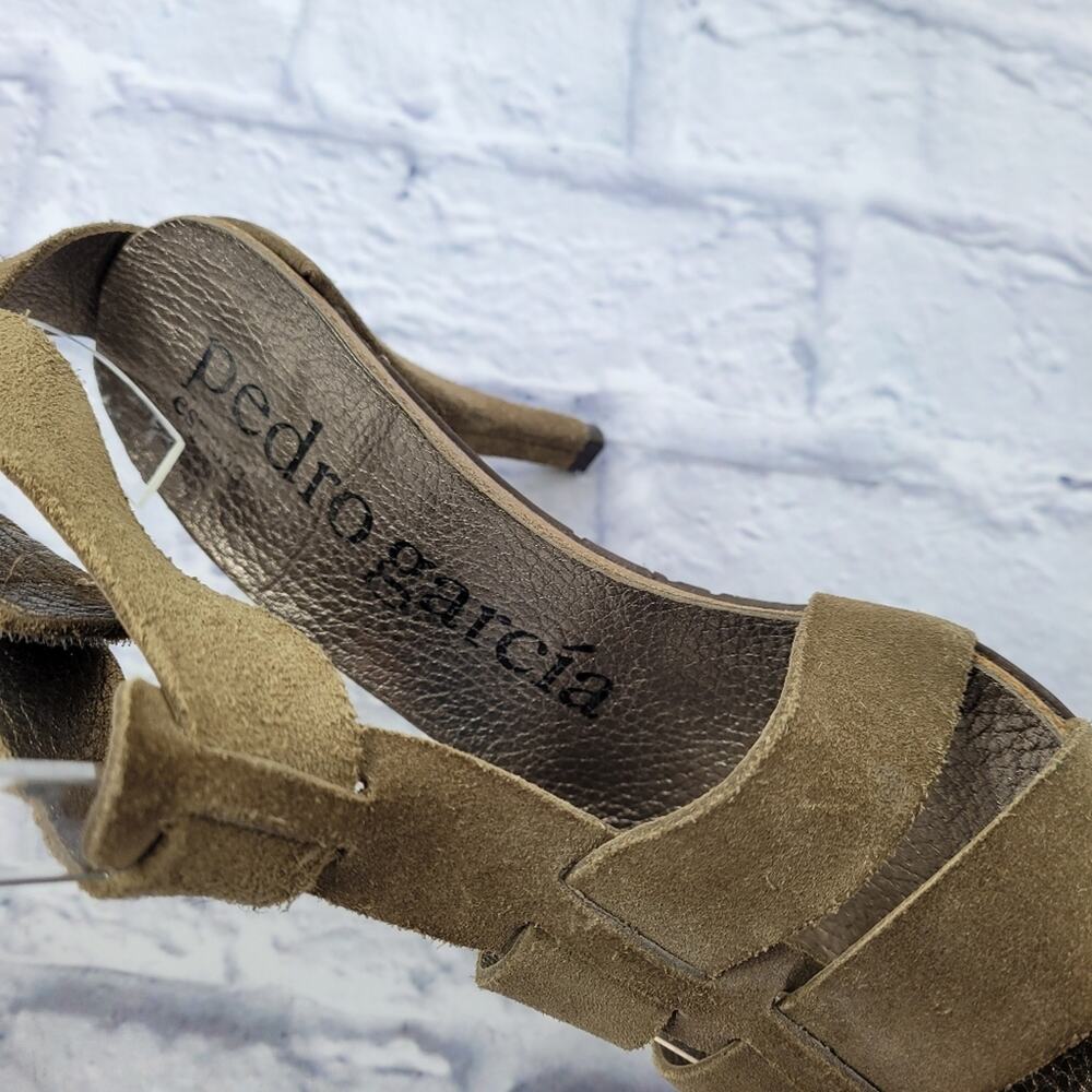 Pedro Garcia Olive Green Suede T-Strap Heeled Sandals - Picture 13 of 16